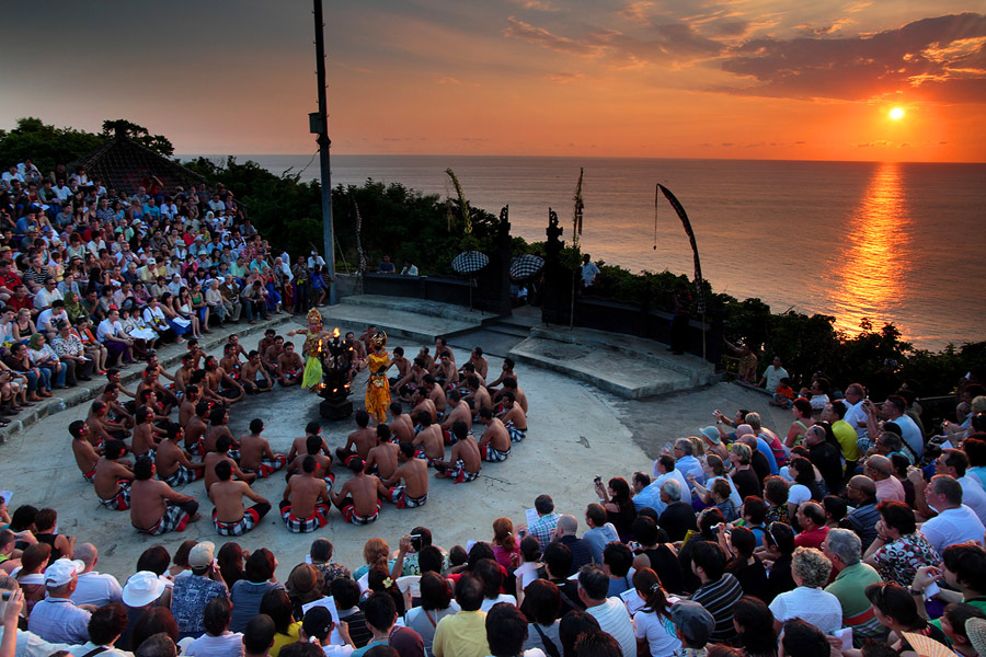 Cerita Tari Kecak Uluwatu | ULUWATU KECAK DANCE | TARI KECAK ULUWATU